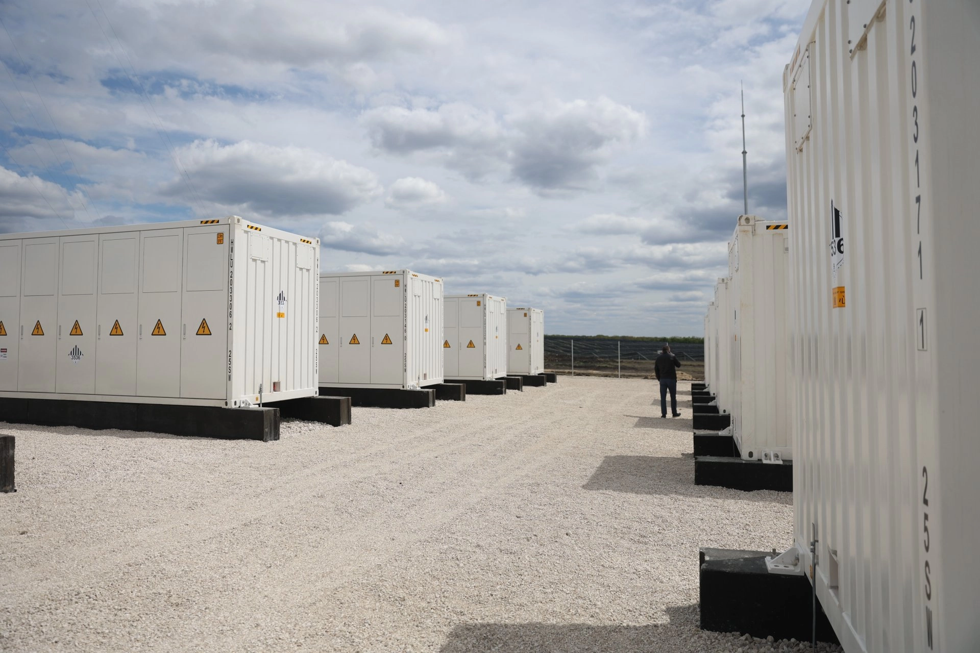 Taxele vamale la import pentru baterii de stocare a energiei și turbine eoliene vor fi eliminate