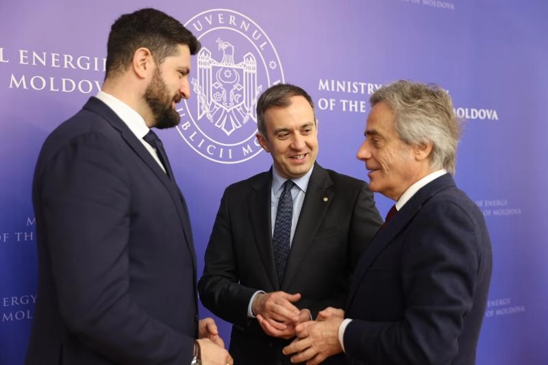 Impulsionarea utilizării coridorului vertical de gaze naturale, discutată de ministrul Energiei, Dorin Junghietu și viceministrul de Externe al Greciei