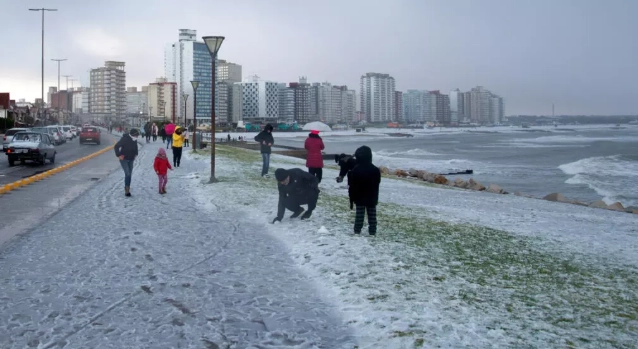 Un val de frig record loveşte Argentina, Chile şi Uruguay, provocând moartea a 15 persoane