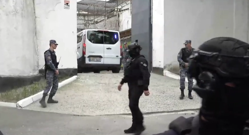 Vladimir Plahotniuc a fost adus la Penitenciarul nr. 13