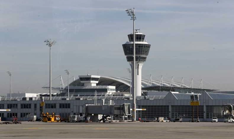 Zborurile pe aeroportul din Munchen au fost relutate după o întrerupere temporară din cauza unor drone