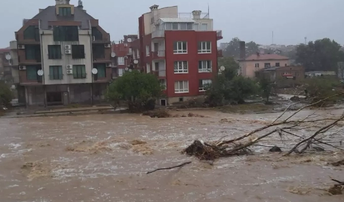 Cod roşu de furtuni în Bulgaria. MAE de la București a emis o alertă de călătorie