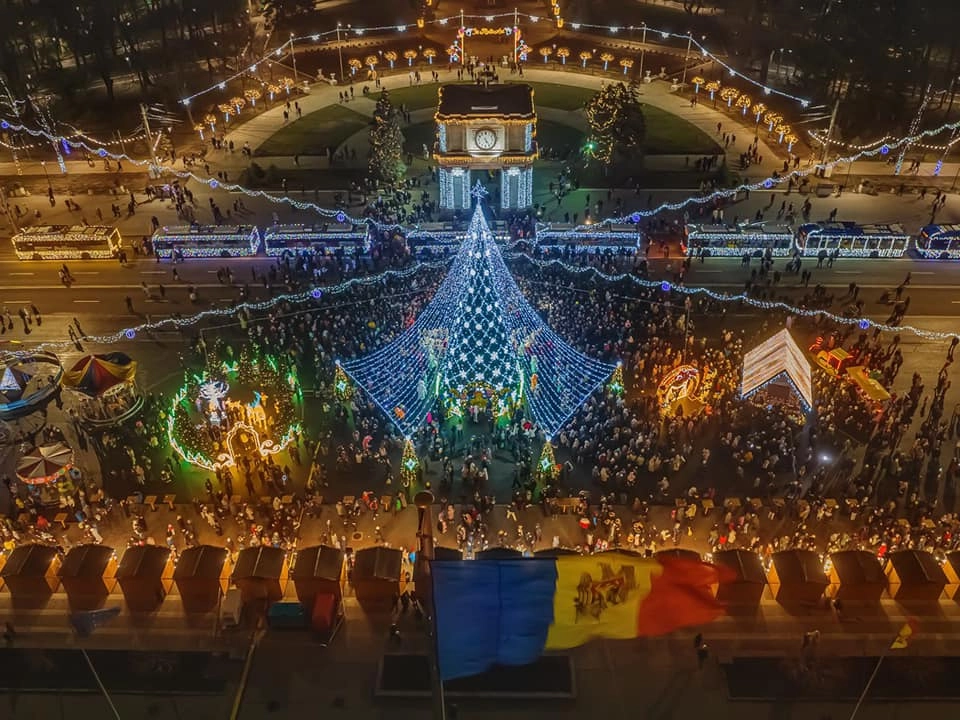 Chișinăul îmbracă straie de sărbătoare. Program amplu de evenimente pentru Sărbătorile de Iarnă