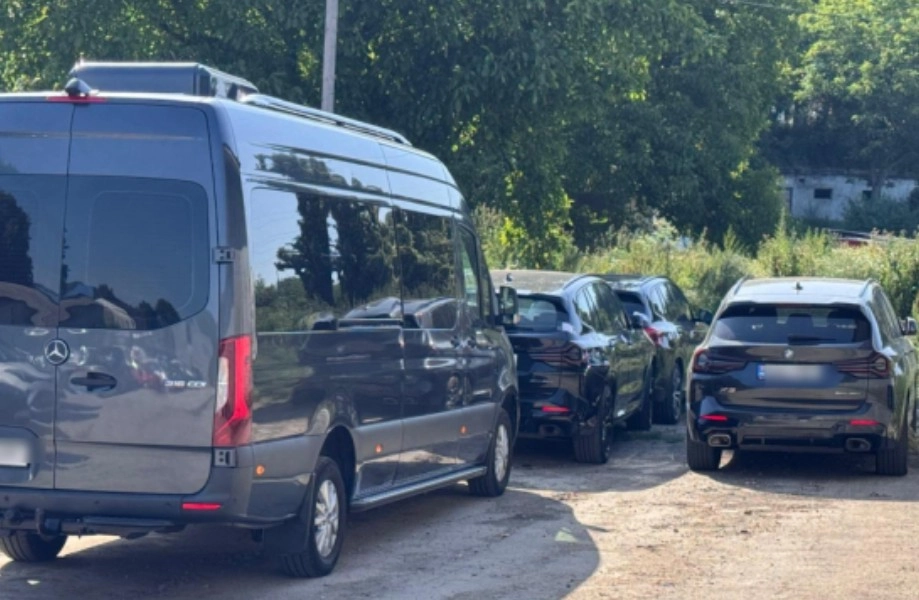 Mașini de peste 3 milioane de lei aduse prin contrabandă din UE au fost ridicate de oamenii legii