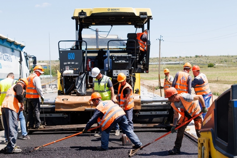 În 2025, vor fi reparate sau construite 600 km de drumuri. Maia Sandu: „Vor lega mai bine satele de orașe, stimulând dezvoltarea economică”