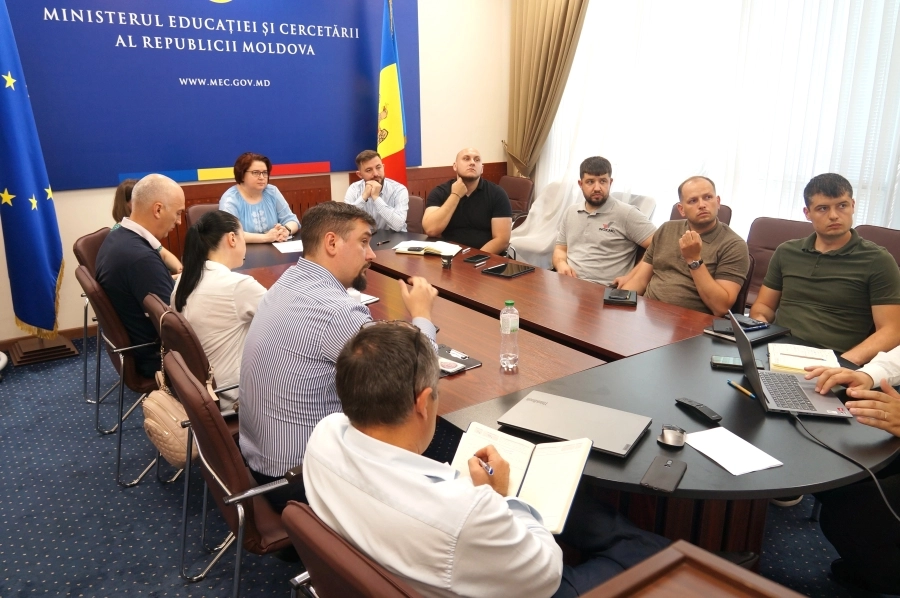 Cele mai mari școli din capitală vor primi până la 2,3 mln de lei pentru dotarea cantinelor