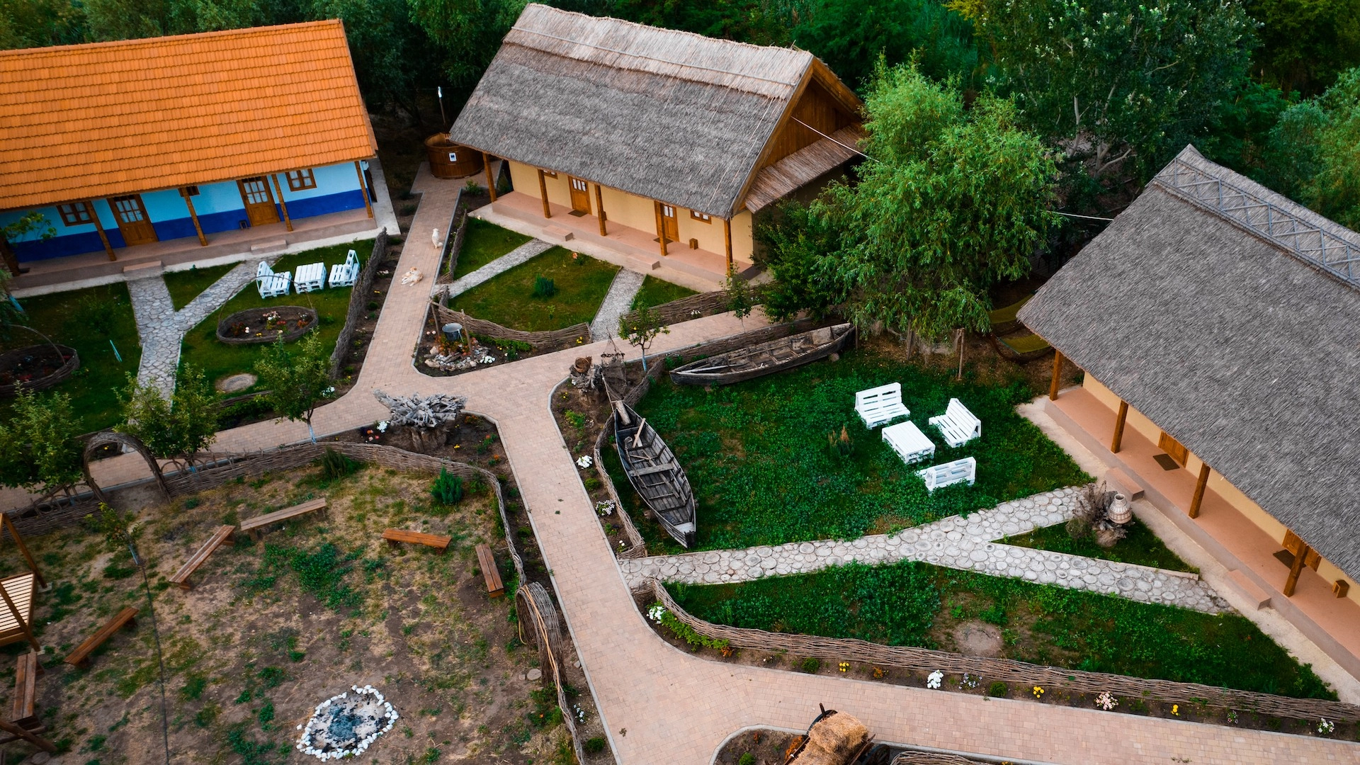 Oficiul Național al Turismului lansează trei cursuri gratuite pentru antreprenorii și profesioniștii din domeniul turismului