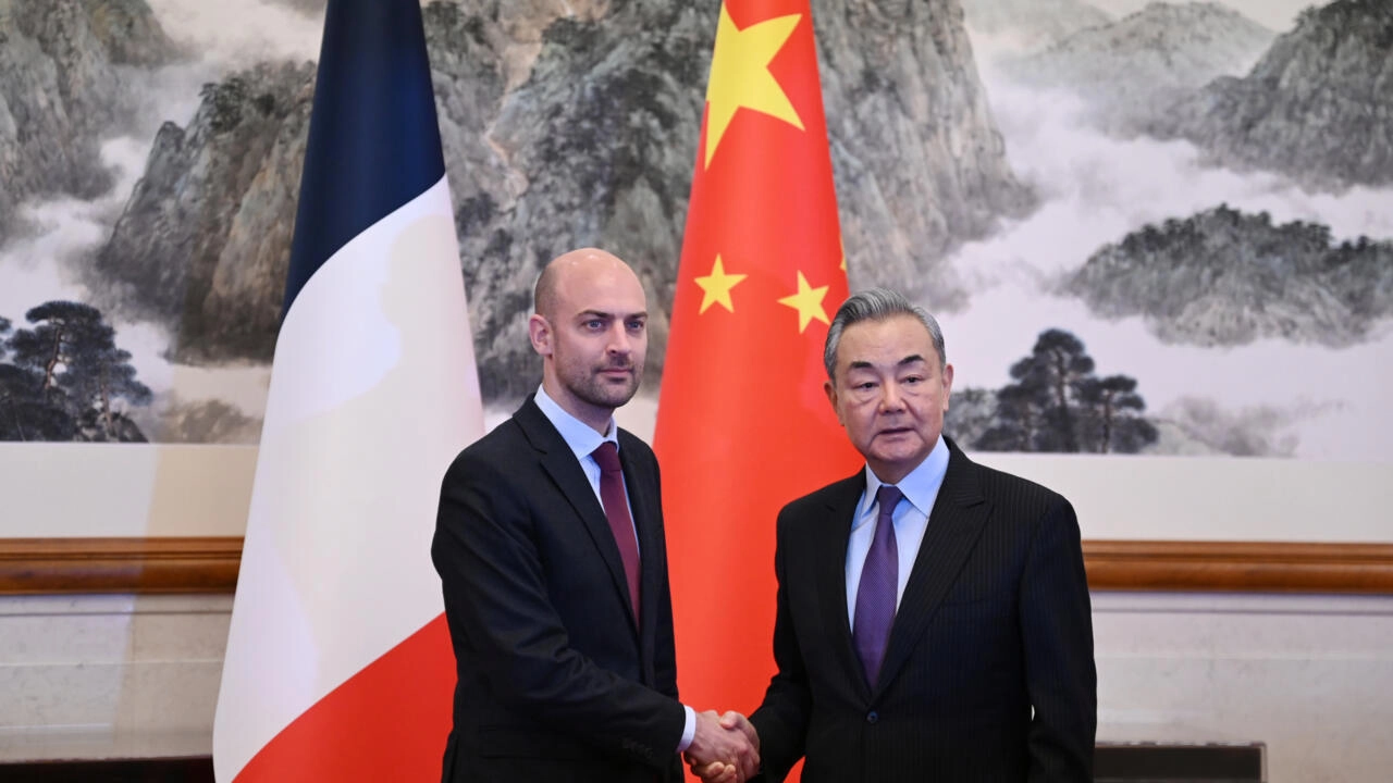 Șeful diplomației franceze pledează pentru un dialog cu Beijingul pentru a face față crizelor globale