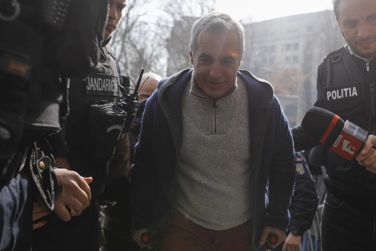 Călin Georgescu și alte 21 de persoane au fost trimise în judecată pentru complicitate la tentativă la comiterea unor acțiuni împotriva ordinii constituționale