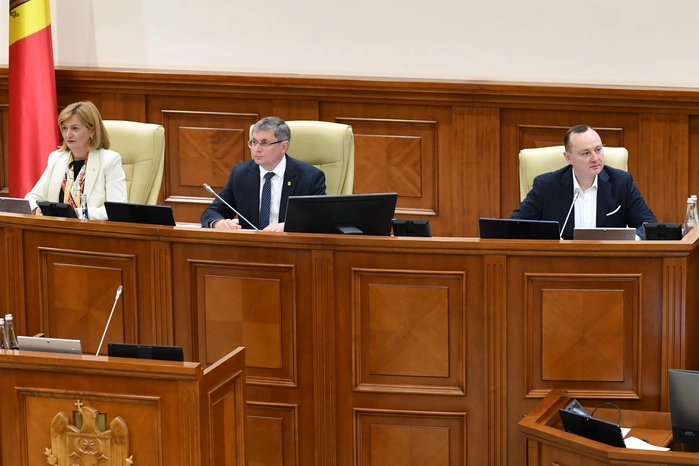 Parlamentul a adoptat Declarația privind aderarea Republicii Moldova la Uniunea Europeană