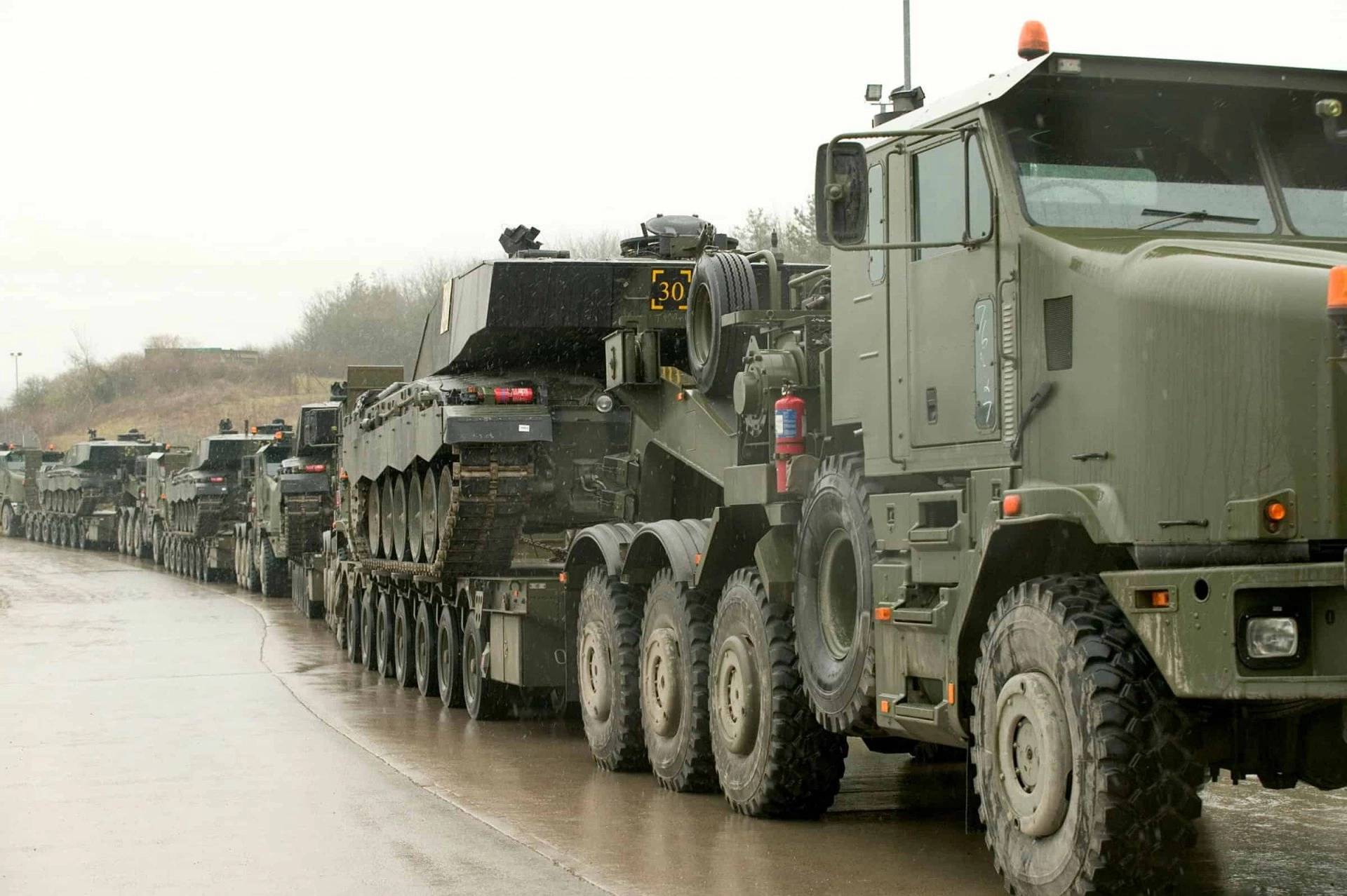 UE planifică un sistem accelerat pentru transportul militar în situații de urgență