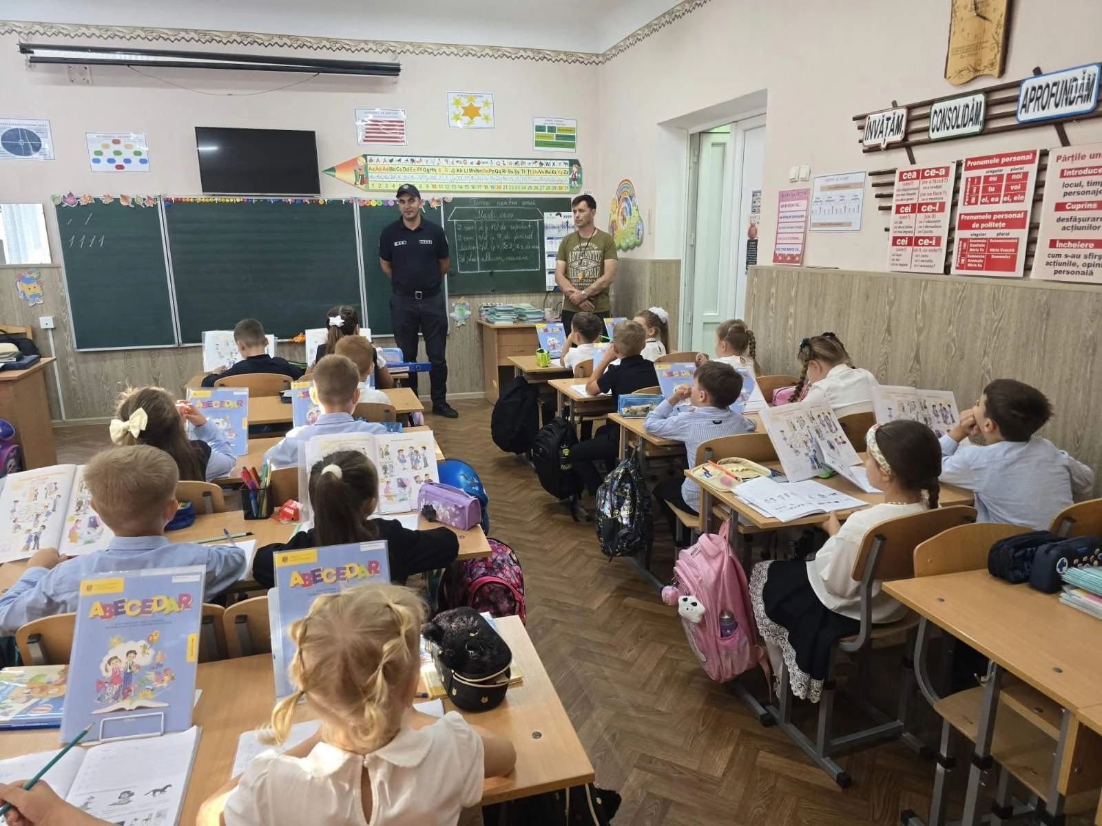 Aproape 5 000 de elevi și profesori au fost instruiți cum să facă față situațiilor de urgență