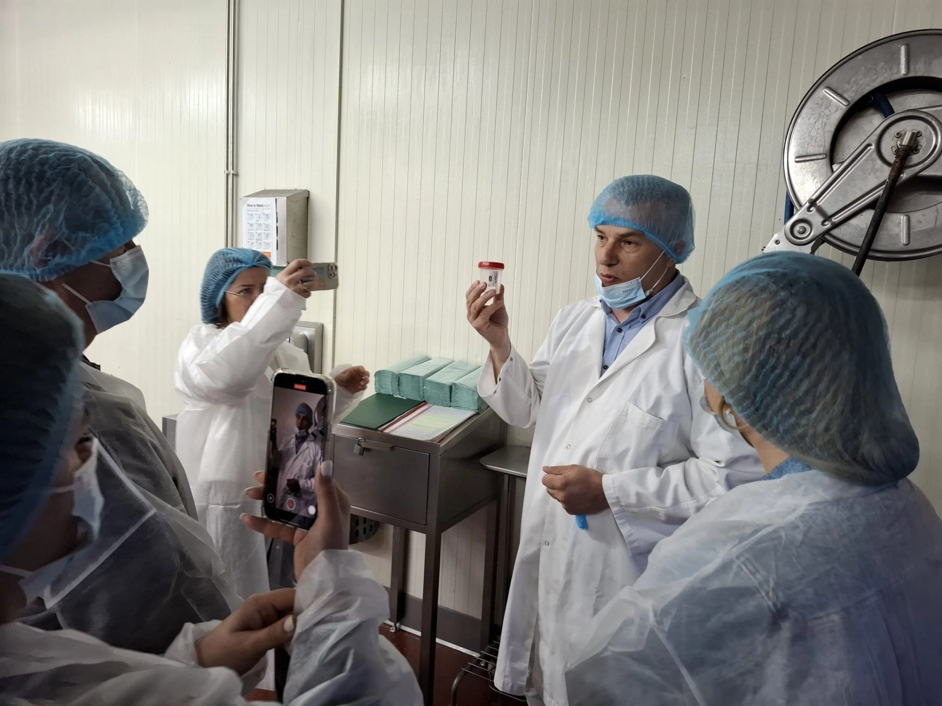 Inspectori ANSA au învățat la Braşov practici europene în domeniul recoltării probelor