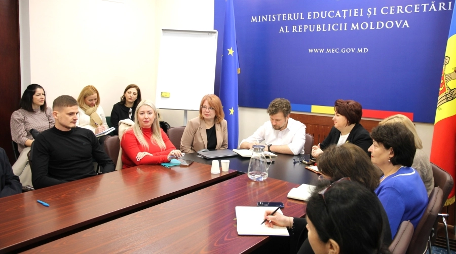 Soluții pentru integrarea copiilor reveniți din diaspora, discutate de ministrul Dan Perciun cu un grup de părinți