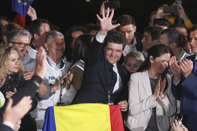 Nicușor Dan spune că ar putea depune jurământul în fața Parlamentului lunea viitoare