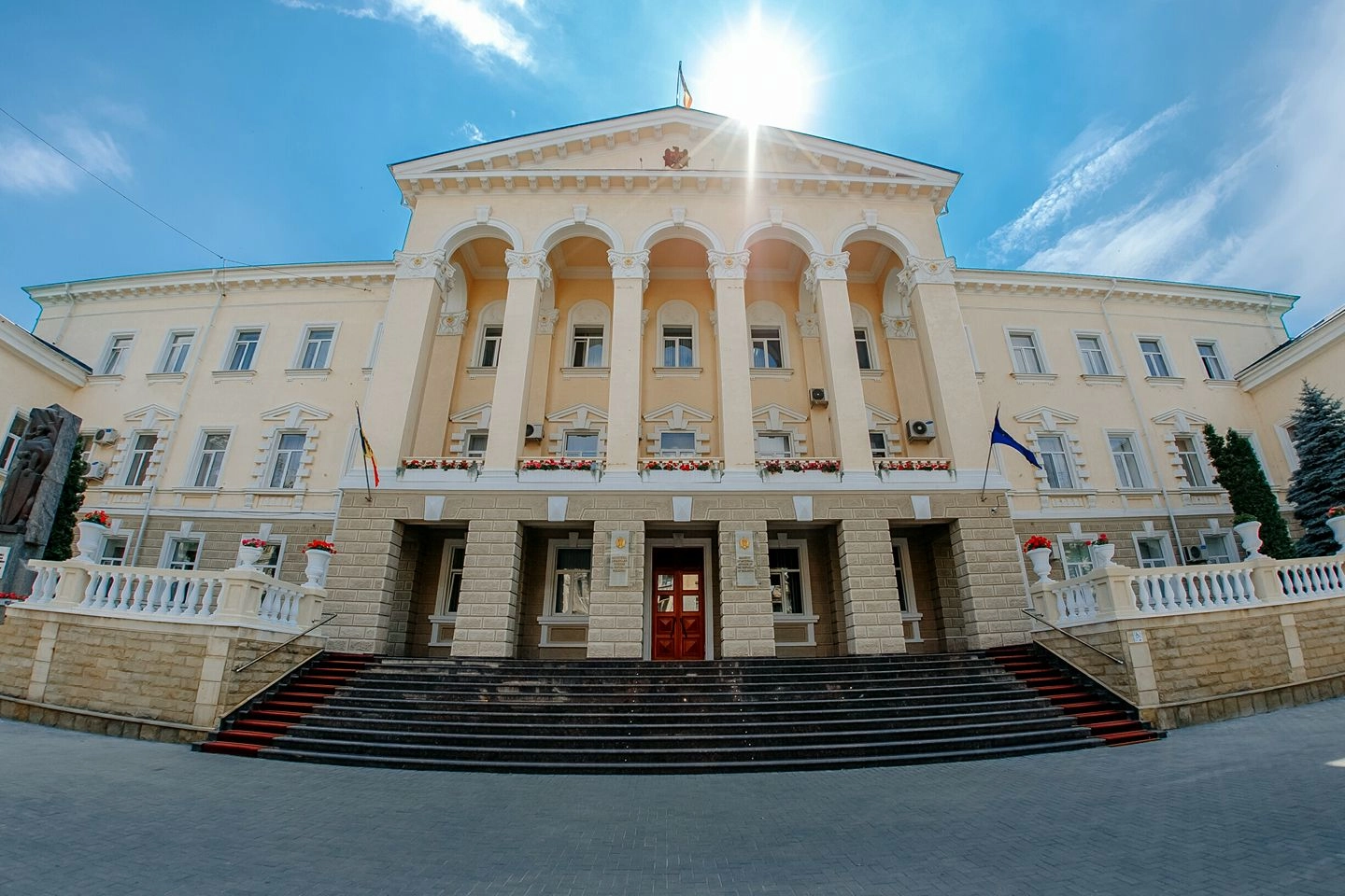 Serviciile de cazier și pașapoarte urgente sunt suspendate temporar în urma unor defecțiuni tehnice