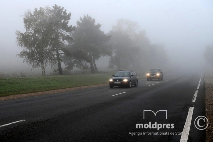 Din 1 noiembrie, șoferii sunt obligați să circule cu faza scurtă a farurilor și pe timp de zi