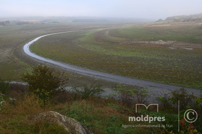 Meteorologii prognozează pentru ziua de joi ploi slabe și ceață 