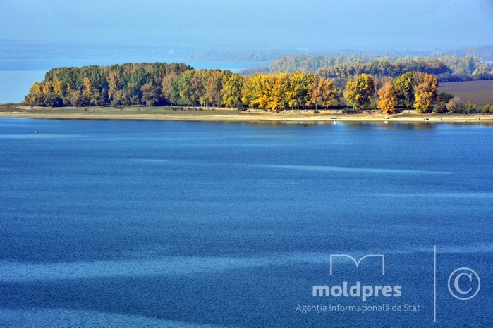 Cer predominant senin și maxime de până la +18 grade Celsius, prognozate pentru joi