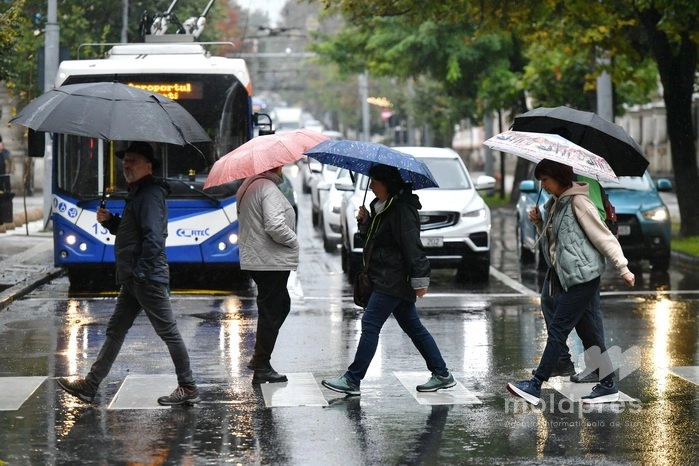METEO // Ploile revin la final de săptămână