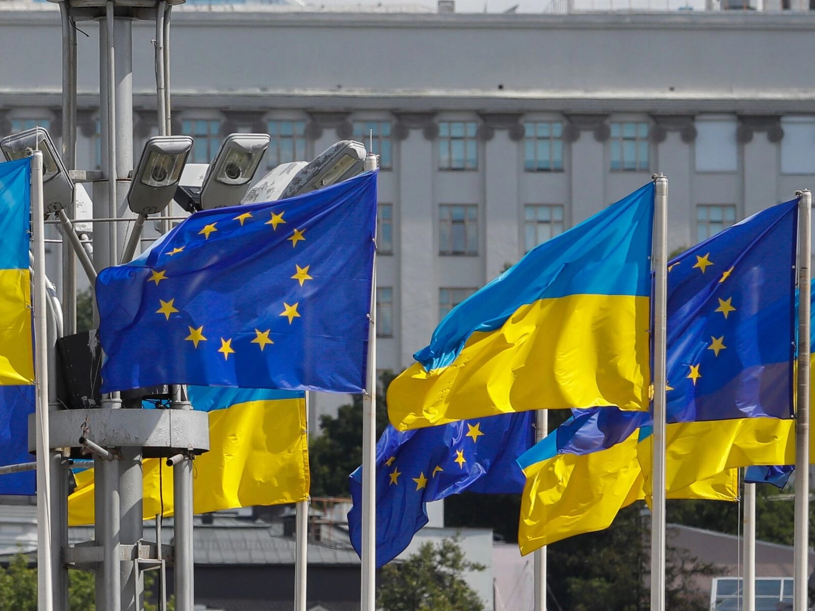 Liderii europeni și Volodimir Zelenski susțin apelul lui Donald Trump la încetarea imediată a luptelor din Ucraina