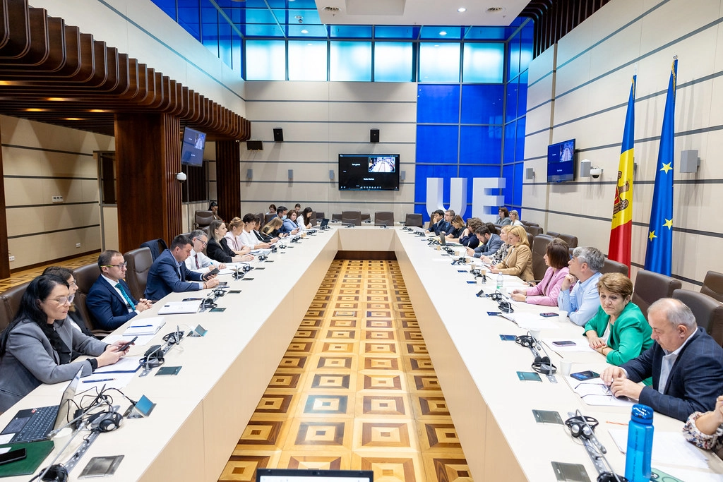 Republica Moldova se pregătește să negocieze cu UE primele trei clustere. Parlamentul a dat undă verde Pozițiilor de Negociere