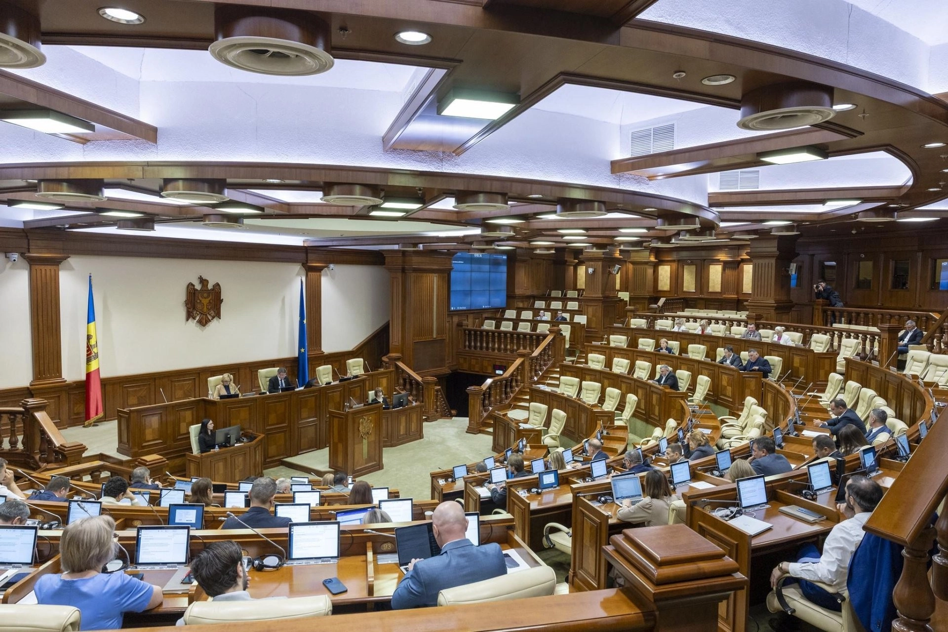 Cetățenii vor putea veni cu propuneri pe agenda autorităților prin platforma e-Democrație