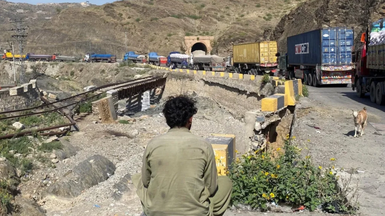 Pakistanul închide granița cu Afganistanul în urma unor schimburi de focuri între cele două țări