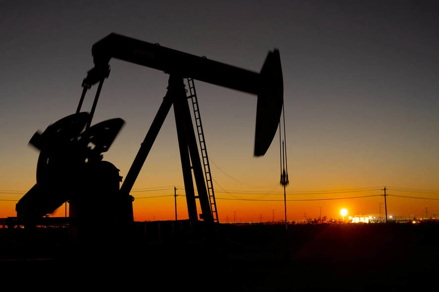 Prețul petrolului a scăzut în contextul unor semnale privind posibile noi negocieri între SUA și Iran