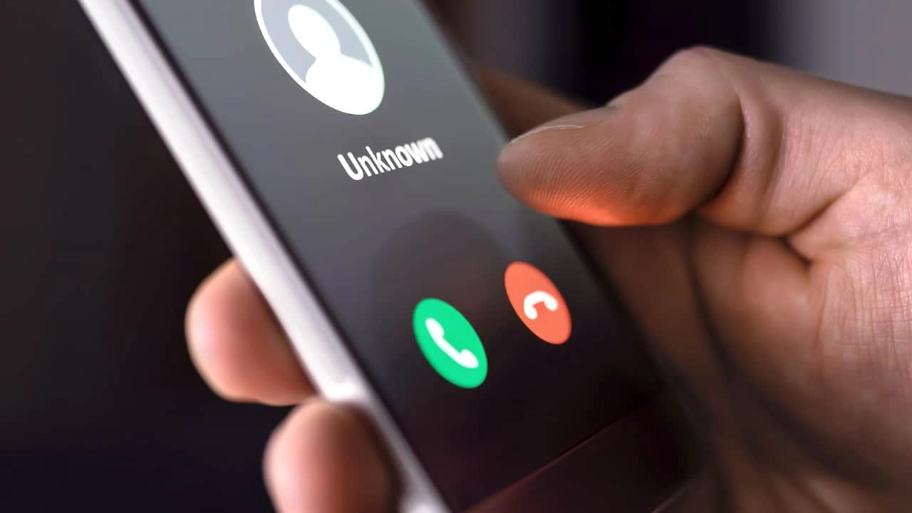 Escrocheriile telefonice fac noi victime. Prejudicii de peste două milioane de lei în doar 24 de ore