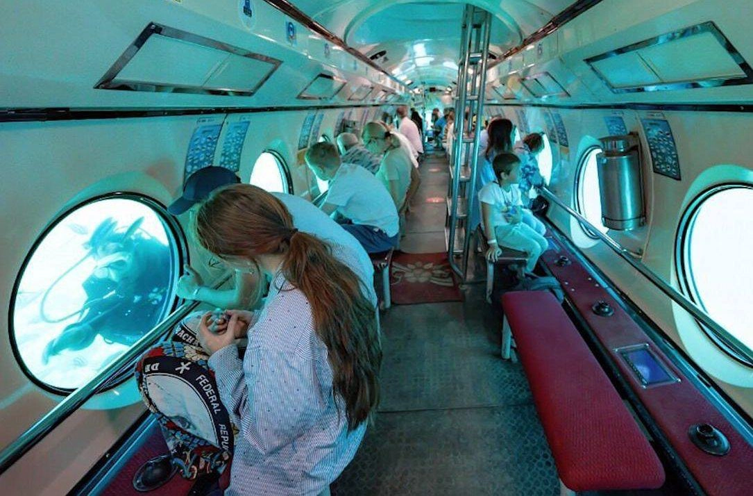 Şase persoane au decedat după scufundarea unui submarin turistic lângă staţiunea egipteană Hurghada