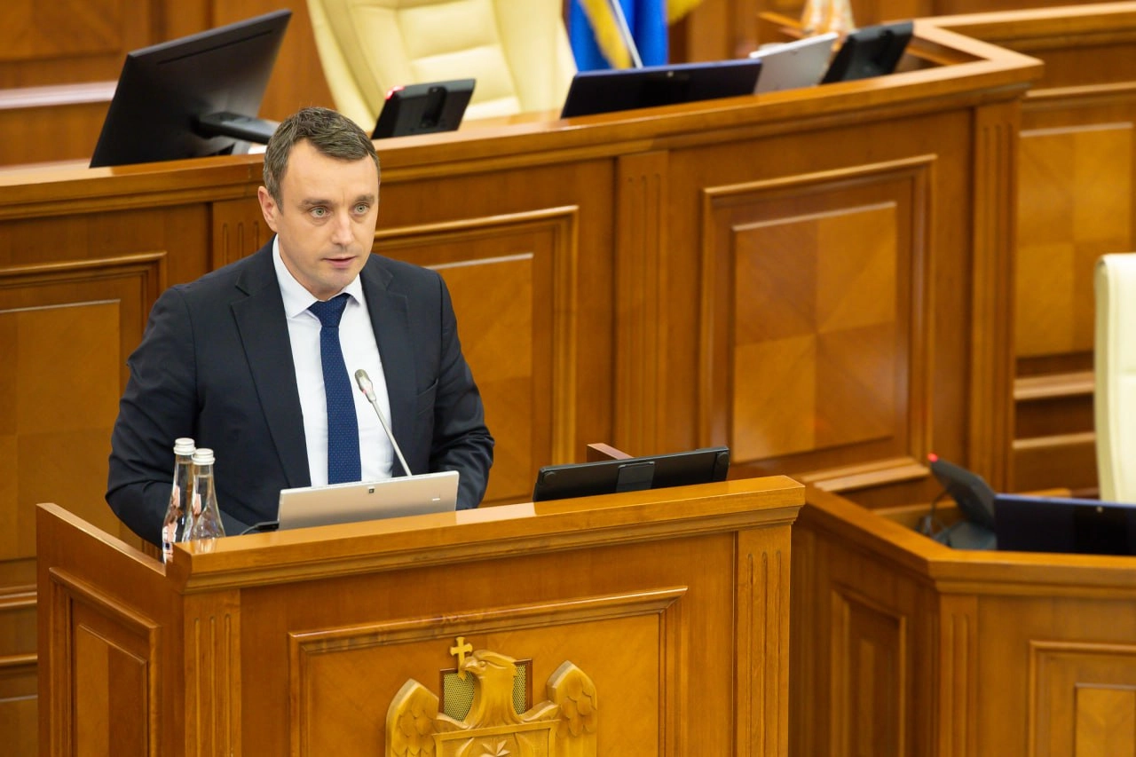 Parlamentul a intervenit pentru a clarifica aplicarea eliberării condiționate în cazul detenției pe viață