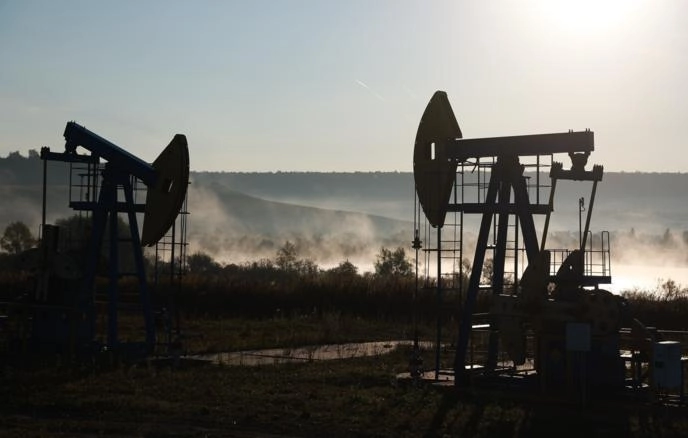 Prețul petrolului Brent a scăzut sub 100 de dolari pe baril pe fondul informațiilor despre posibile înțelegeri între SUA și Iran