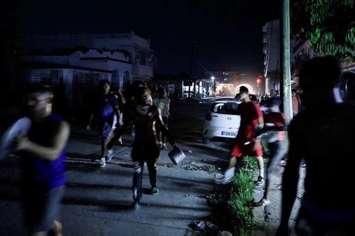 Cuba a rămas fără combustibil. Penele de curent durează până la 22 de ore pe zi