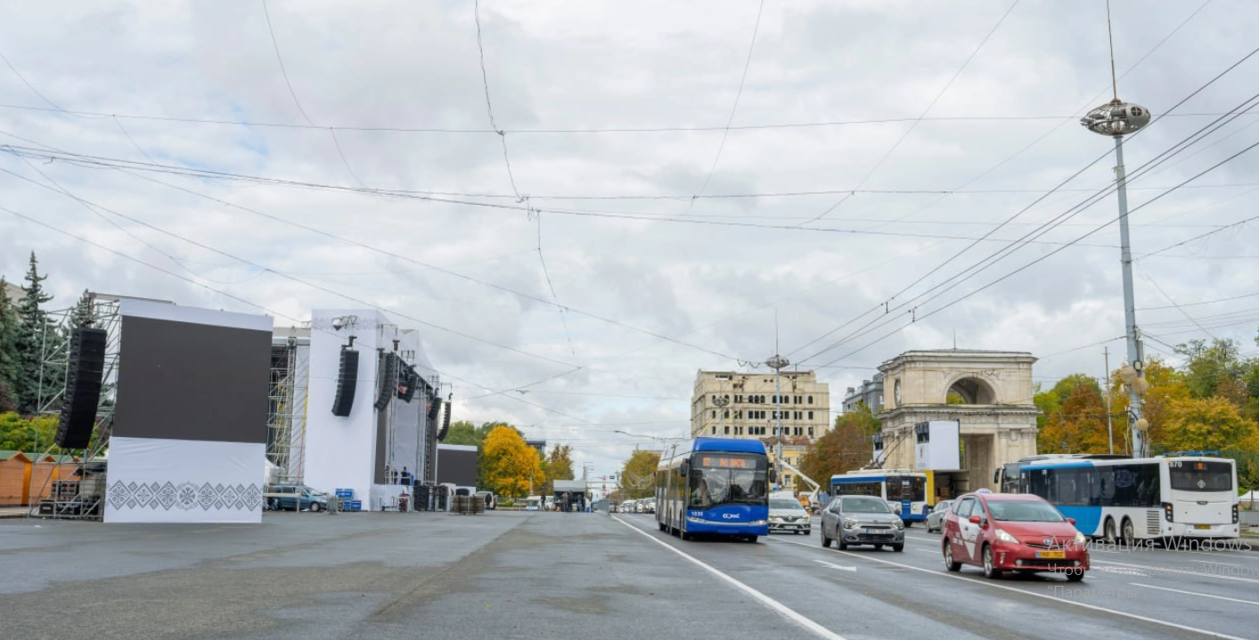 Troleibuzele și autobuzele circulă conform orarului zilei de duminică, cu excepția rutei de troleibuz nr. 36. Vezi traseele modificate