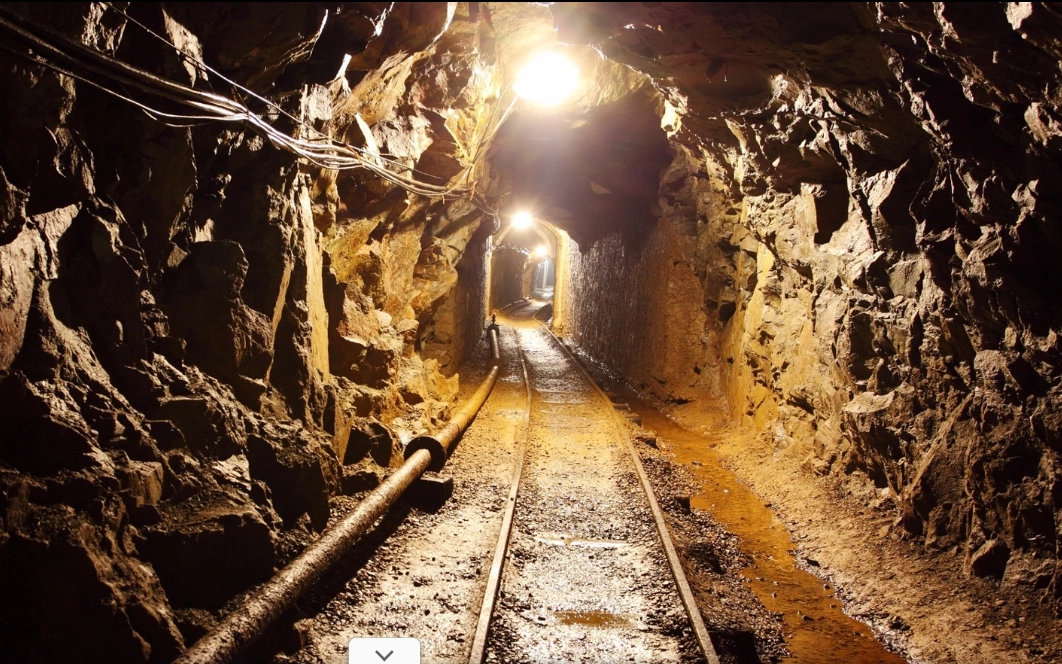 2.500 de oameni, blocați sub pământ după un puternic atac rusesc asupra minelor din Dnepropetrovsk