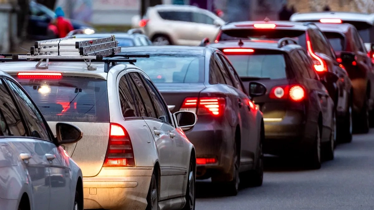 Amenzi și plăcuțe ridicate pentru șoferii cu vehicule neconforme