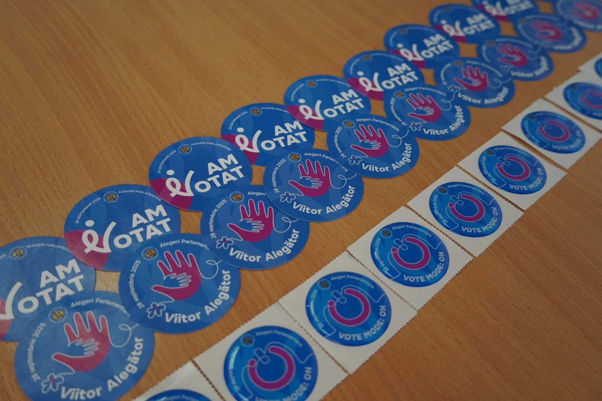 Alegătorii vor primi stickere „Am VOTAT” la urne 