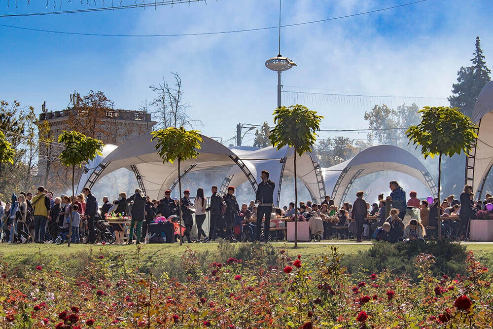 Reguli mai clare pentru organizarea evenimentelor publice, aprobate de Guvern