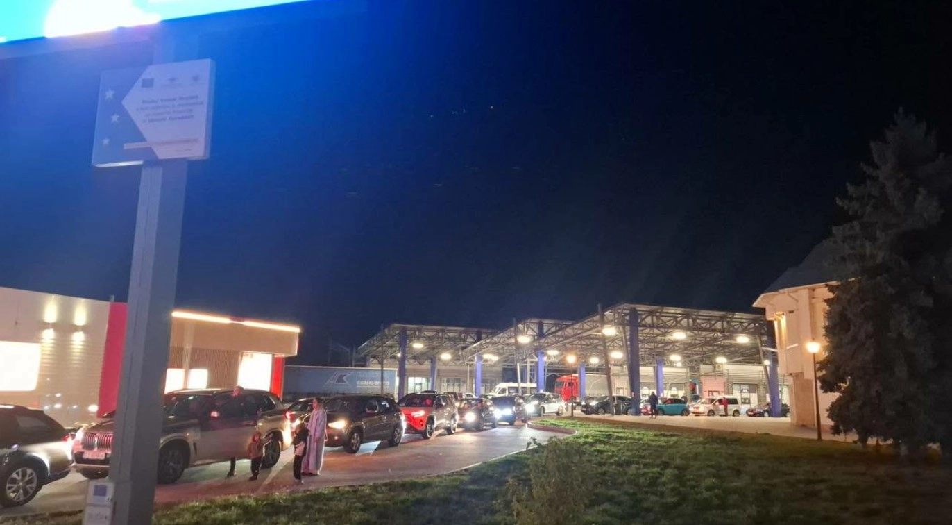 Trafic intens la vama Sculeni. Autoritățile recomandă rute alternative