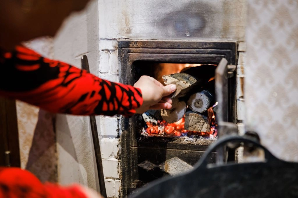  Compensații la energie pentru 720 de mii de gospodării. Povestea unei familii cu șase copii din Sângerei: „Fără acest ajutor, nu știu cum ne-am fi descurcat”