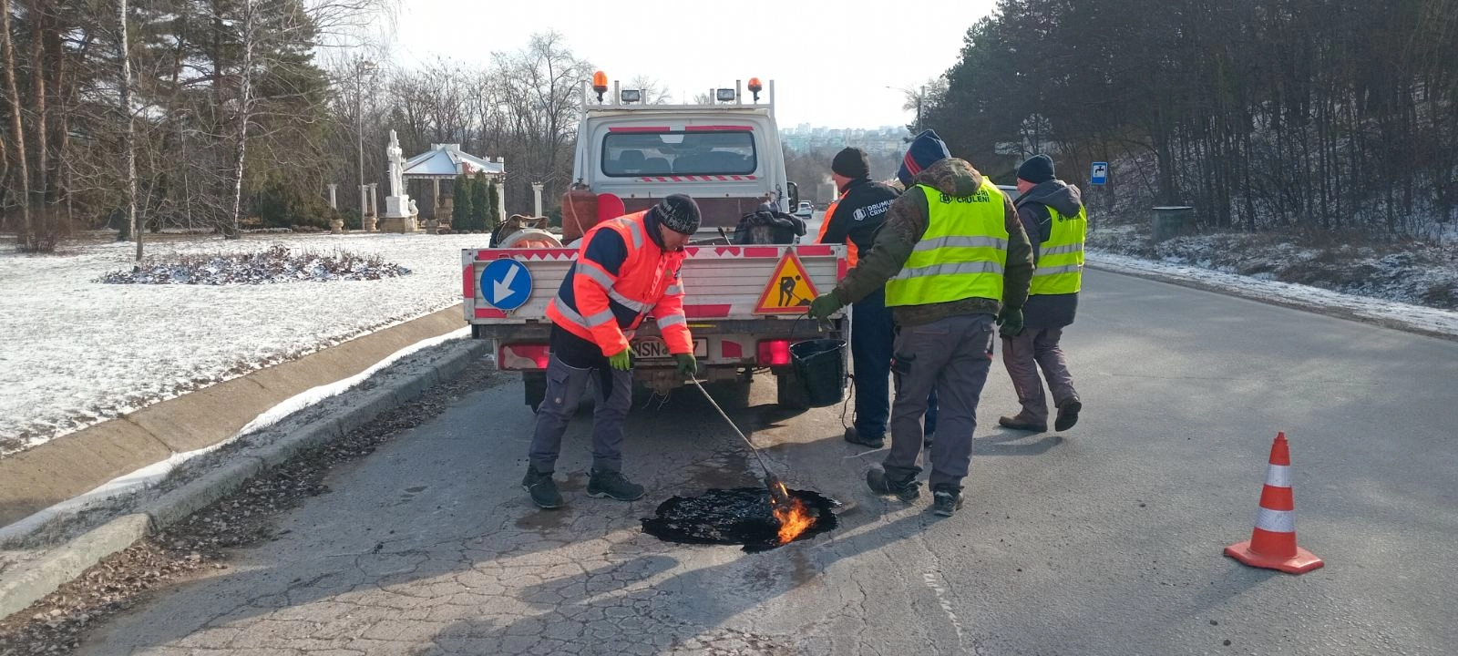 Gropi și strat de uzură deteriorat: Administrația Națională a Drumurilor intervine pe sectoare afectate de iarnă