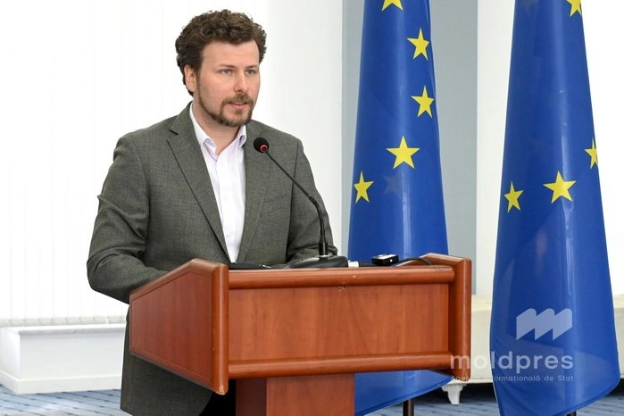 Ministrul Educației, Dan Perciun, rpsunde acuzațiilor privind închiderea unor școli: „Consolidarea rețelei școlare nu trebuie politizată. Copiii nu pot fi transformați în prizonieri ai intereselor politice”