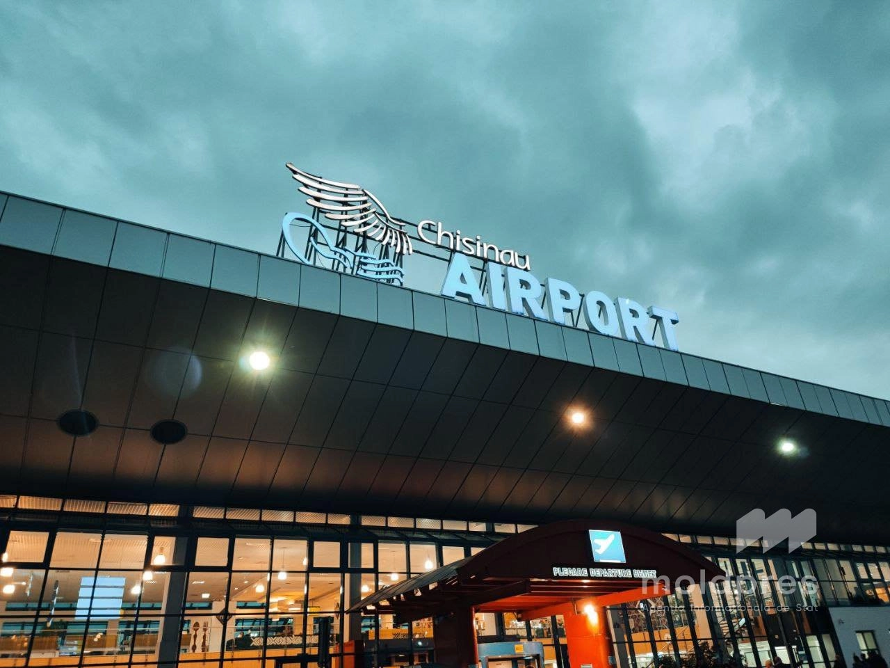 Flux sporit de pasageri la Aeroportul Chişinău după Sărbătorile Pascale. Autoritățile îndeamnă la prudență și pregătire riguroasă pentru controalele de securitate