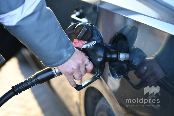 Peste 3600 de tone de benzină și motorină, importate marți în Republica Moldova