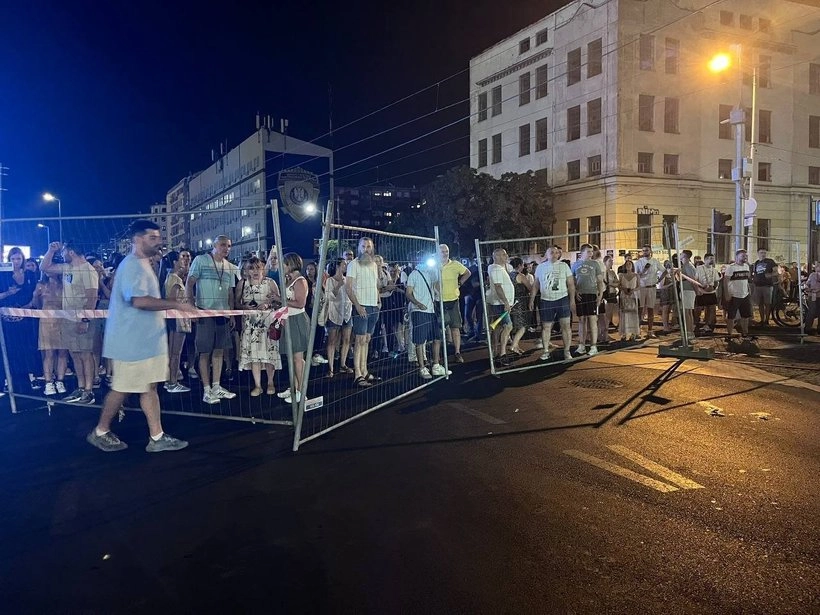 Proteste în Serbia: manifestanții au ridicat baricade în Belgrad şi în alte oraşe