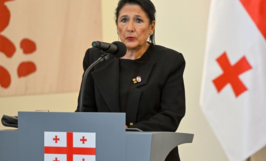 Preşedinta Georgiei spune că Rusia duce un „război hibrid” împotriva României şi Moldovei