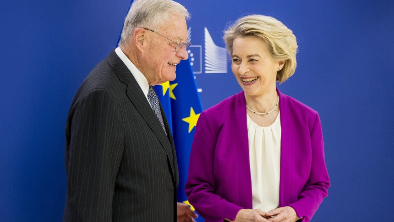 Șefa Comisiei Europene anunță că UE vrea să facă echipă cu SUA pentru o pace „justă și durabilă în Ucraina”