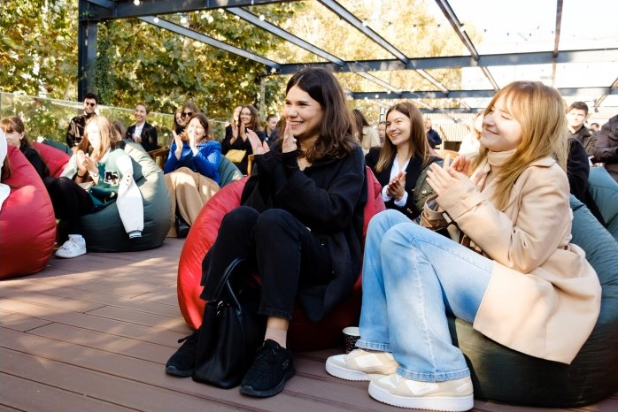 Președinta Maia Sandu îndeamnă tinerii să iasă la vot: „Pe 20 octombrie, puteți vota în localitățile în care învățați, la orice secție de votare”