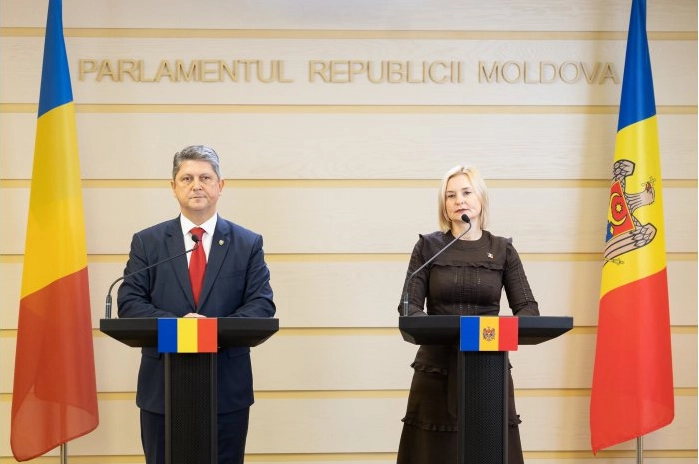 Senatorul român Titus Corlățean a îndemnat cetățenii să nu se lase manipulați de dezinformările politicienilor afiliați Moscovei și să vadă cum s-a dezvoltat România în UE